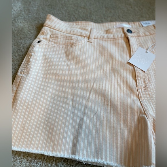 Lauren Conrad Plus Size High Waisted Cut Off Shorts - Picture 4 of 8